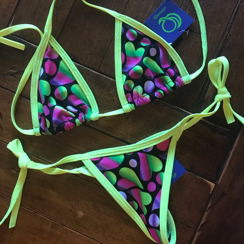 Bikini - Picture 7 of 7